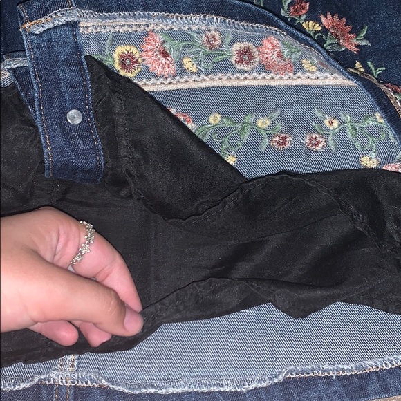 SOLD Francesca’s Embroidered Jean Skirt - Picture 5 of 9